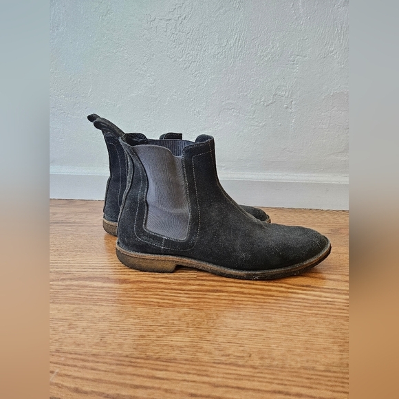 BOTTEGA VENETA Grey Suede Leather Chelsea Boots - Picture 7 of 10